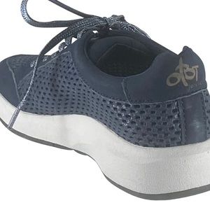 OTBT (OFF THE BEATEN TRACK)
JOYCE SNEAKER KING BLUE